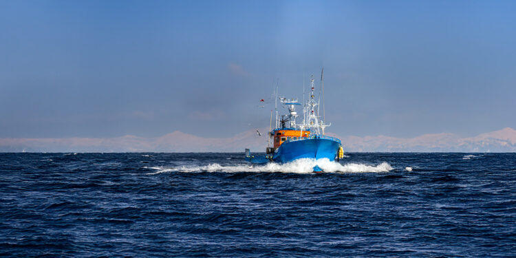 Aktualności - Rozpoczęto podpisywanie porozumień w ramach systemu rekompensat dla rybaków 